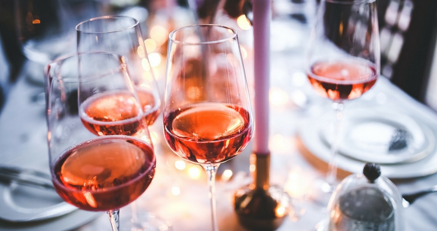 Come vengono prodotti i vini rosati?